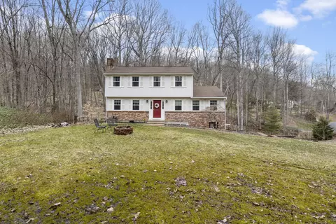 22 Little Fox Run, Shelton, CT 06484