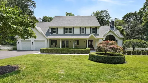 16 Cricklewood Rd, Redding, CT 06896