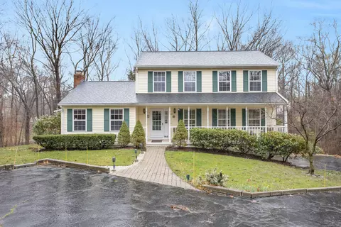 66 Vista Dr, Shelton, CT 06484