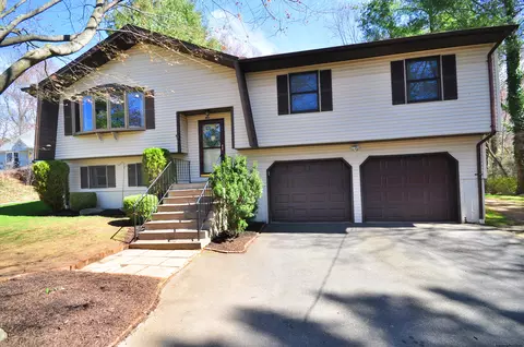 192 Porter Ave, Middlebury, CT 06762