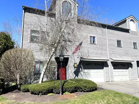 11 Eastview Dr, Brookfield, CT 06804