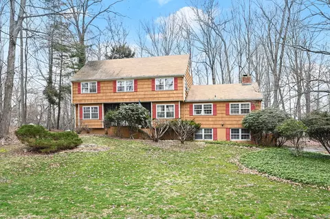 11 Clover Ln, Westport, CT 06880