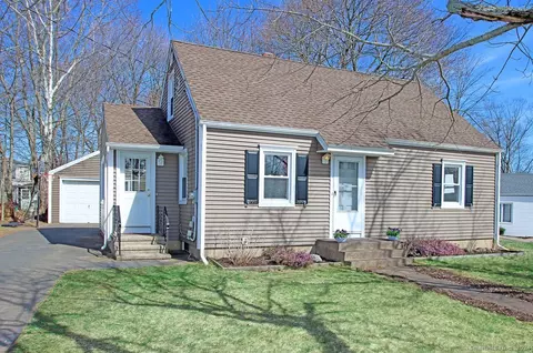 112 Pleasant Dr, Hamden, CT 06514