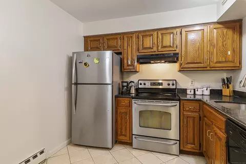 55 Mill Plain Rd #30-17, Danbury, CT 06811