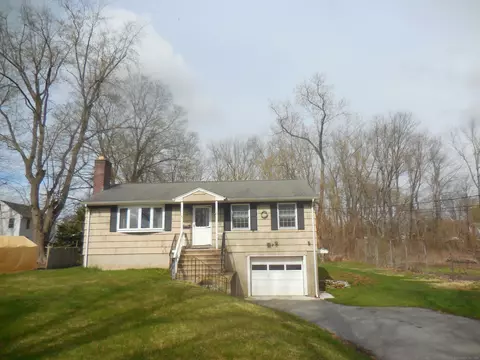 59 River Rd, Cromwell, CT 06416