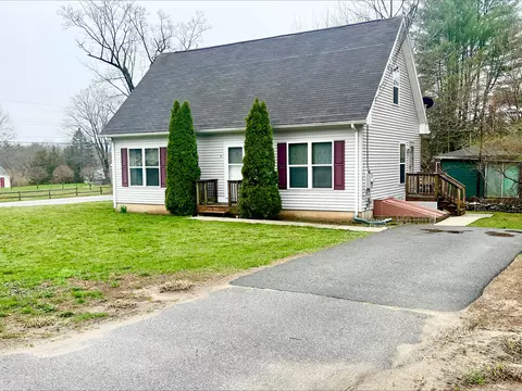 5 Russell Ave, Brooklyn, CT 06234