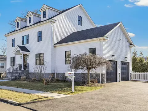 68 Fox St, Fairfield, CT 06824