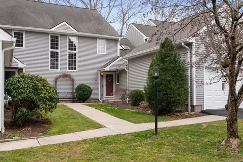16 Suffolk Rd #16, Glastonbury, CT 06073