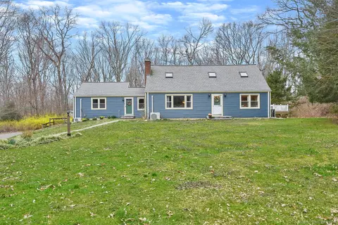 25 Orchard Rd, Woodbridge, CT 06525