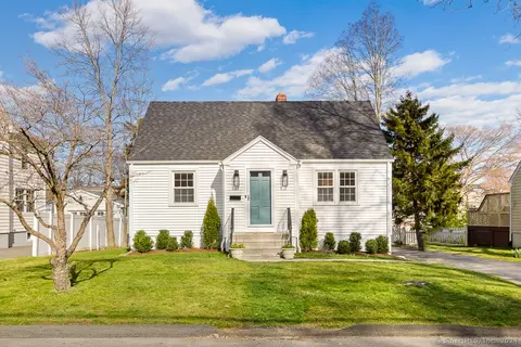 67 Flora Blvd, Fairfield, CT 06824