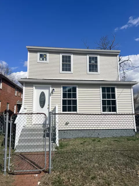 44 Laurel St, East Hartford, CT 06108