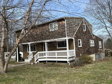 49 Oak St, Watertown, CT 06795
