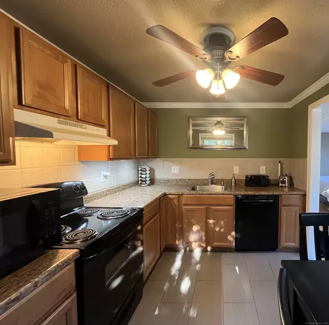 7 Padanaram Rd #J215, Danbury, CT 06811