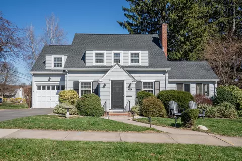 174 Walden St, West Hartford, CT 06107