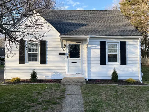 23 Winding Ln, East Hartford, CT 06118