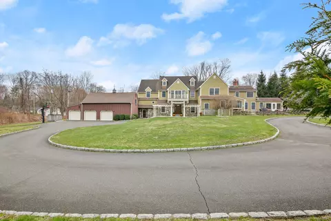 5 Davenport Farm Ln E, Stamford, CT 06903