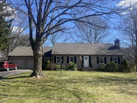 2157 Chamberlain Hwy, Berlin, CT 06037