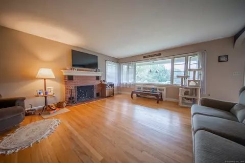 106 Cedar Dr, Durham, CT 06422