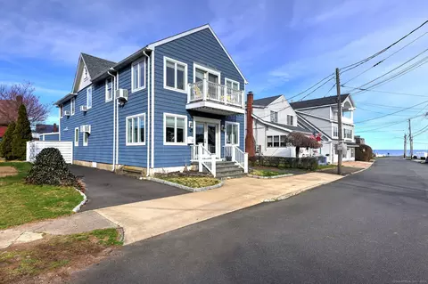 16 Village Rd, Milford, CT 06460