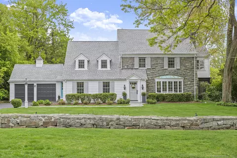 327 Toilsome Hill Rd, Fairfield, CT 06825