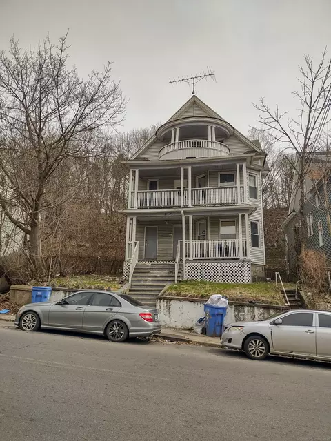 324 Willow St, Waterbury, CT 06710