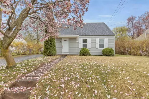 125 Winding Ln, East Hartford, CT 06118