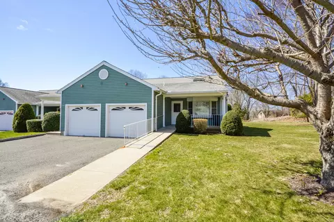 115 Highland Dr #115, Monroe, CT 06468