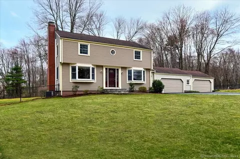 7 Long View Dr, Simsbury, CT 06070