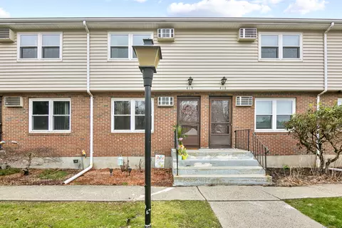 419 Blackstone Vlg #419, Meriden, CT 06450