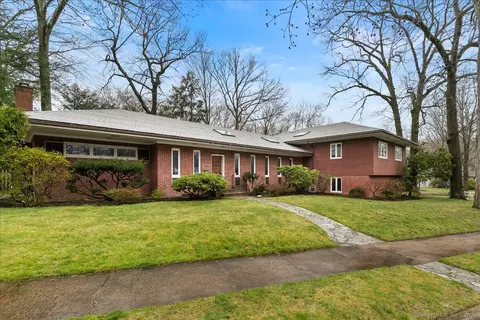 45 Kohary Dr, New Haven, CT 06515