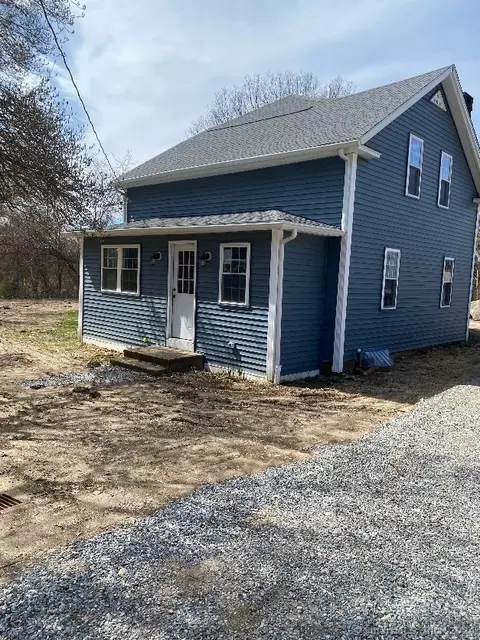3 River Dr, Ledyard, CT 06335