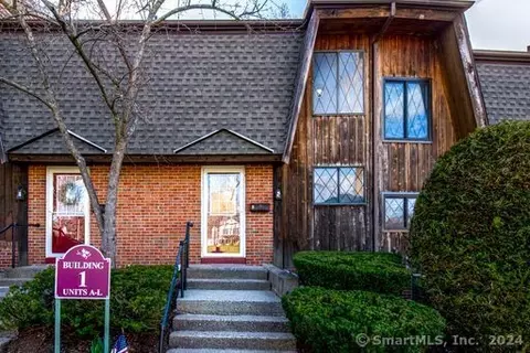 253 West St #E, Plantsville, CT 06479