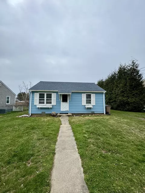 29 Beach Ave, East Lyme, CT 06357