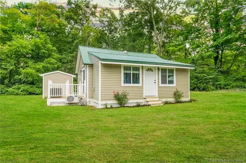 42 Autumn Trl, Coventry, CT 06238