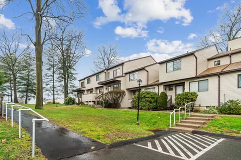281 Cottonwood Rd #281, Newington, CT 06111