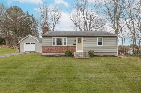 2 Mcknight Cir, Ellington, CT 06029