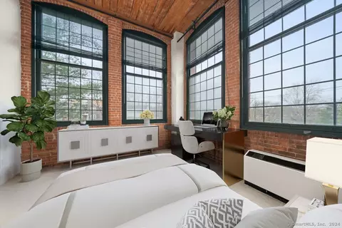 25 Grand St #127, Norwalk, CT 06851