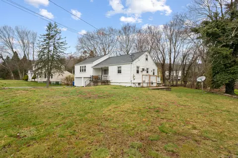 283 Boston Post Rd, Waterford, CT 06385