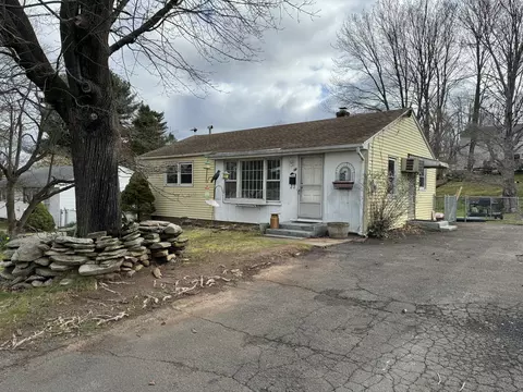 34 Batt St, Middletown, CT 06457