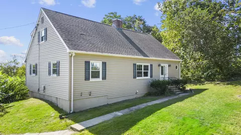 112 High St, Derby, CT 06418