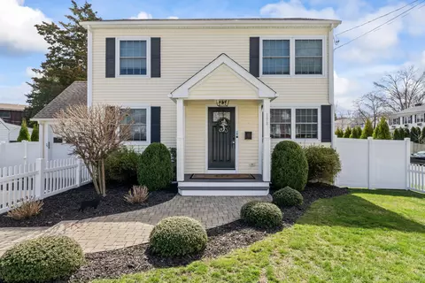198 Cold Spring Rd, Stamford, CT 06905