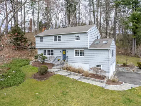 12 Saint George Pl, Westport, CT 06880