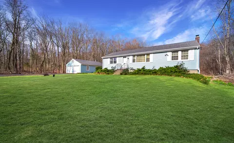 891 Killingworth Rd, Haddam, CT 06438