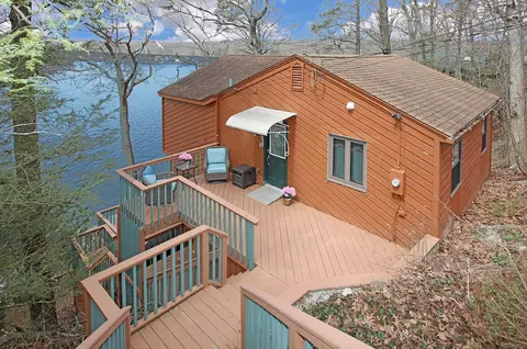 13 Wangonk Trl, East Hampton, CT 06424