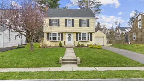 15 Fairlee Rd, West Hartford, CT 06107