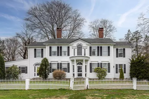 28 The Grn, Watertown, CT 06795