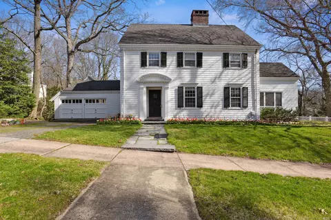 27 Laurel Rd, Hamden, CT 06517