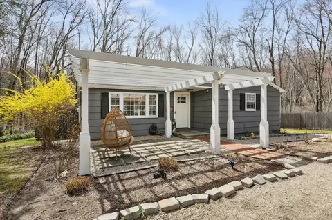 14 W Redding Rd, Redding, CT 06896