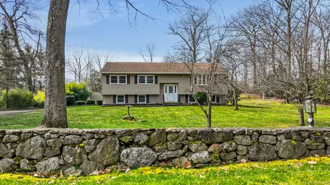 506 Horton Hill Rd, Naugatuck, CT 06770