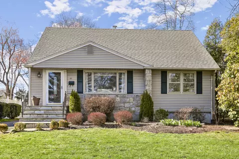 65 Mcneil Ter, Stratford, CT 06614
